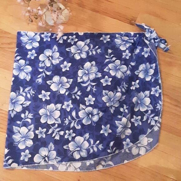 Blue & White Floral Beach Swim Sarong/Wrap XS-SMALL - Picture 1 of 3